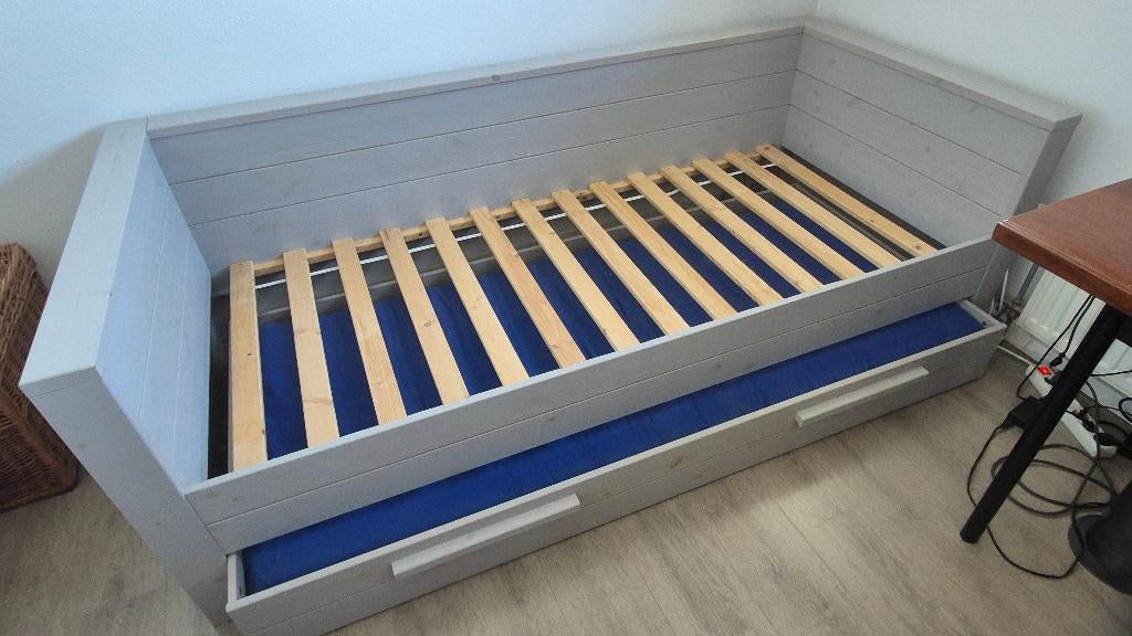 Bed met Lade (Woood type Dennis), Ophalen, 90 cm, Eenpersoons, Zo goed als nieuw