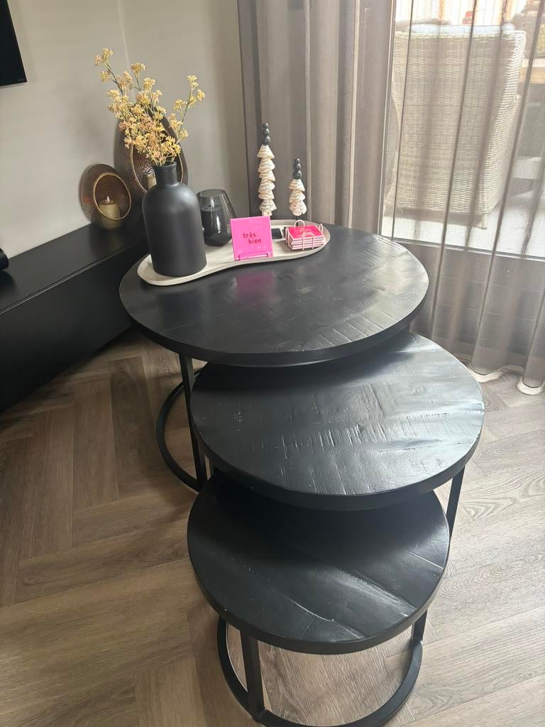 Leuke set van 3 mangohouten tafeltjes, Ophalen, 50 tot 100 cm, Rond, Zo goed als nieuw