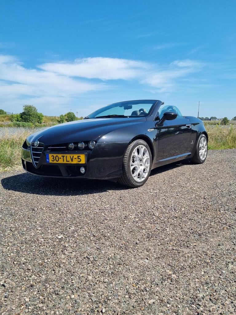 Alfa Romeo Spider 2.2 JTS Exclusive nieuwe koppeling/remmen/, Auto's, Gebruikt, 4 cilinders, Cabriolet, 1505 kg