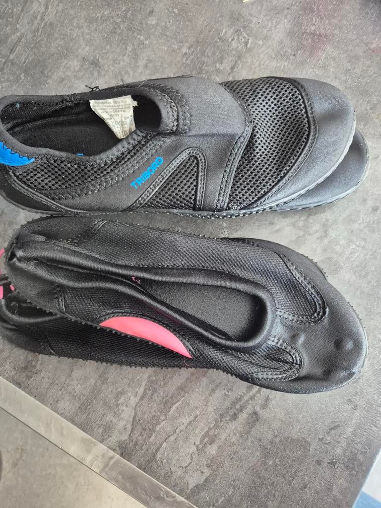 Waterschoenen maat 38 roze en maat 43 blauw, Watersport en Boten, Watersportkleding, Ophalen of Verzenden
