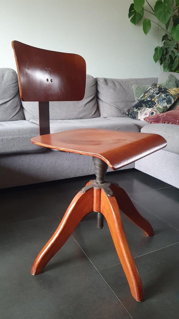 Bombenstabile D.R.P. houten draaistoel architectenstoel., Ophalen