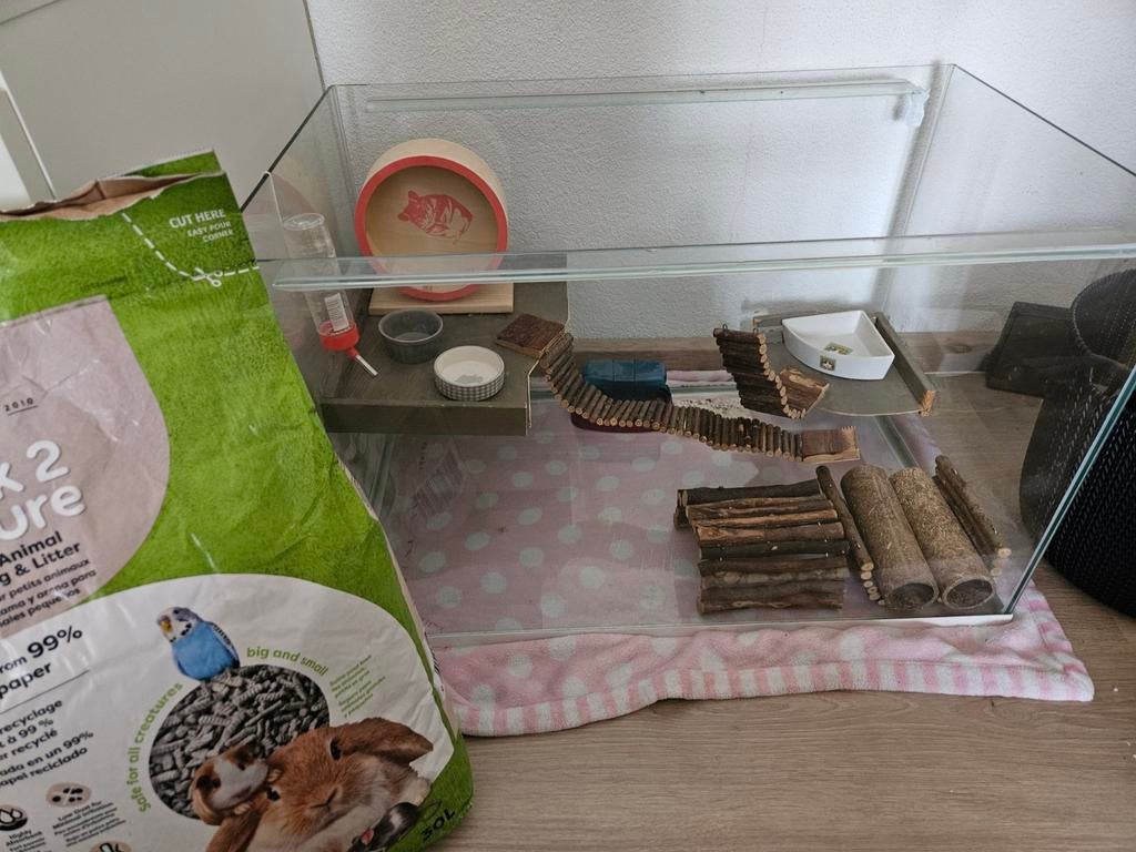 Hamsterkooi 80x50 met toebehoren, Kooi, Minder dan 75 cm, Zo goed als nieuw, Hamster