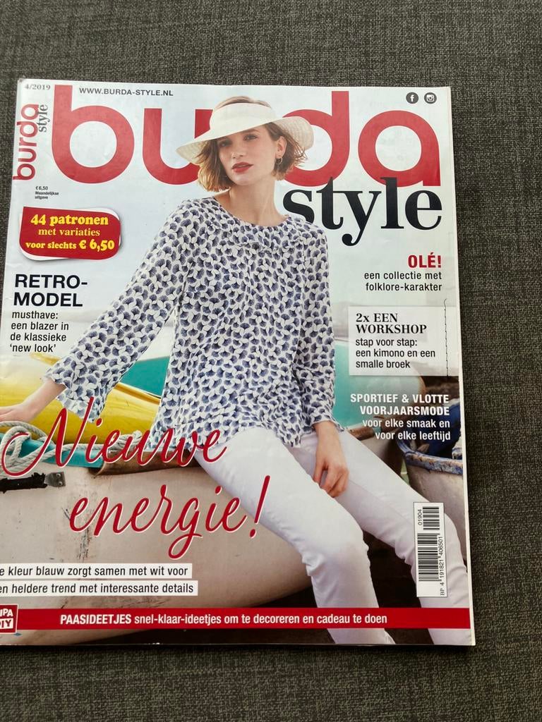 Burda 4-2019, Ophalen of Verzenden, Zo goed als nieuw, Vrouw, Burda