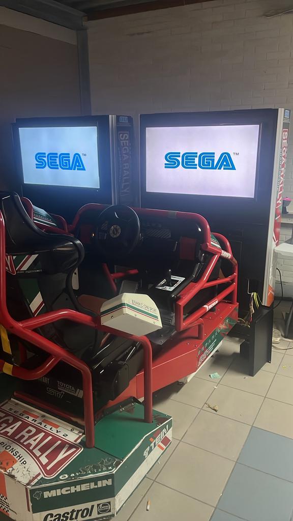 Sega Rally Championship Arcade Race Simulator (2 stuks), Ophalen of Verzenden, Gebruikt, Met 2 controllers, Overige modellen