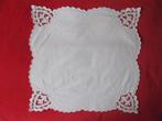 Fraai wit kleedje 40 cm bij 40 cm in perfecte staat., Ophalen of Verzenden