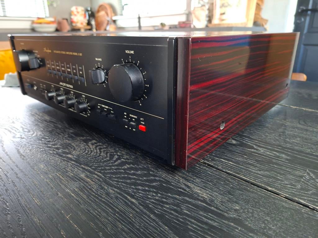 Accuphase E-207B Geïntegreerde Versterker - High-End Audio, Gebruikt, 120 watt of meer, Stereo, Ophalen