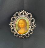 Vintage sjaal clip Mona Lisa, Ophalen of Verzenden, Zo goed als nieuw, Minder dan 4 cm, Overige materialen