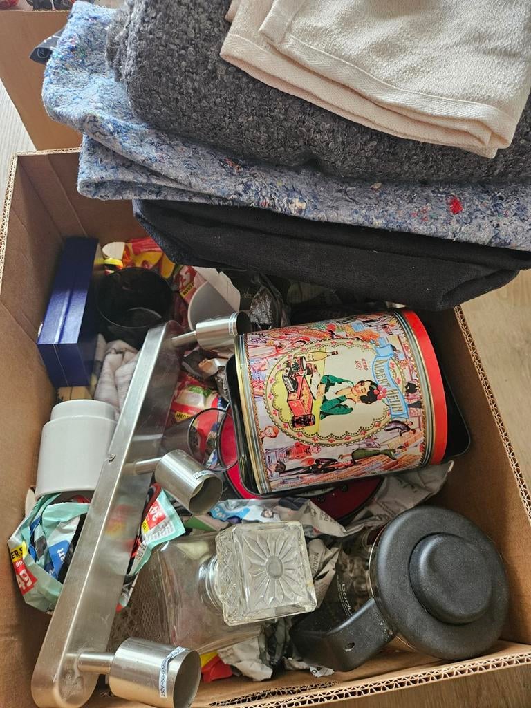 Gratis rommelmarkt spullen, Ophalen