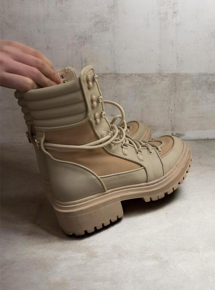 Josh V Karina Boots Laarzen Maat 40 ZGAN, Kleding | Dames, Schoenen, Zo goed als nieuw, Lage of Enkellaarzen, Beige, Ophalen of Verzenden