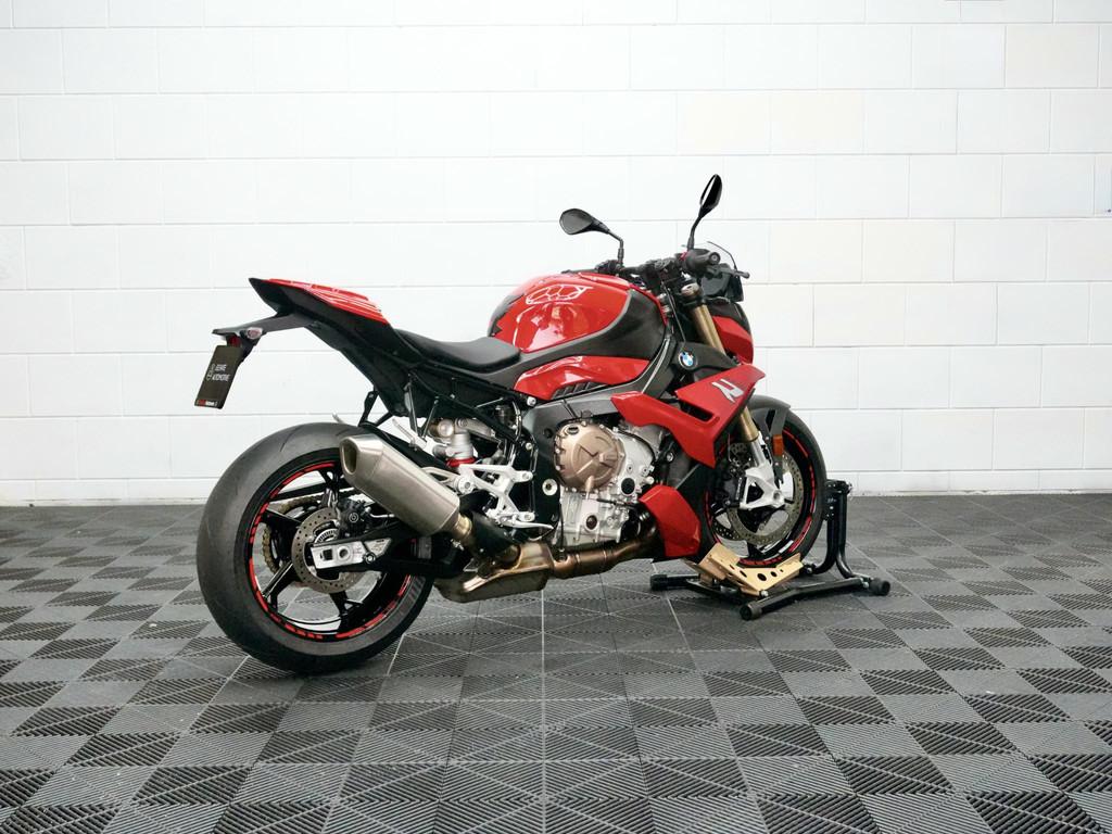 BMW S1000R 165PK | 7.083 KM | Full Power Naked | Dealer OH, Motoren, Motoren | BMW, Postbus 5805
2280 HV  Rijswijk, NL, Bedrijf