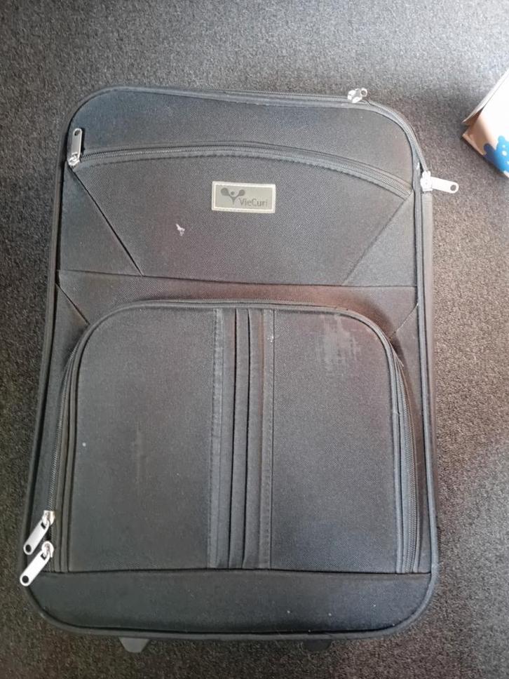 Zwarte Trolleykoffer - Ideaal voor korte reizen, Sieraden, Tassen en Uiterlijk, Koffers, Gebruikt, Uitschuifbare handgreep, Wieltjes