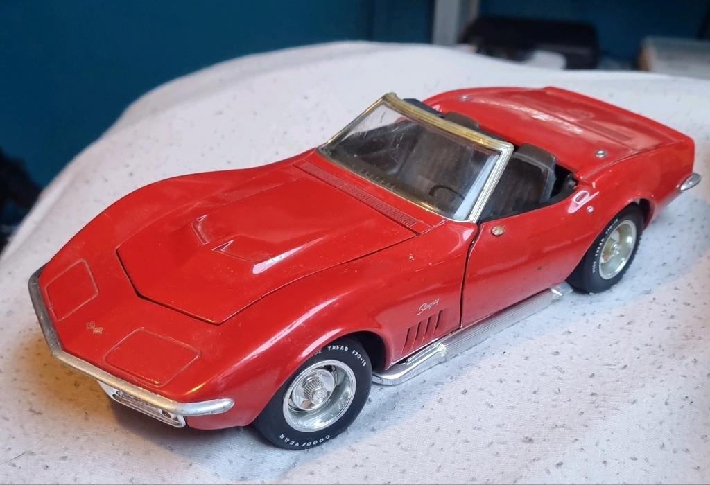 1:18 Revell, 69' Corvette v8, Hobby en Vrije tijd, Ophalen, Gebruikt, Auto