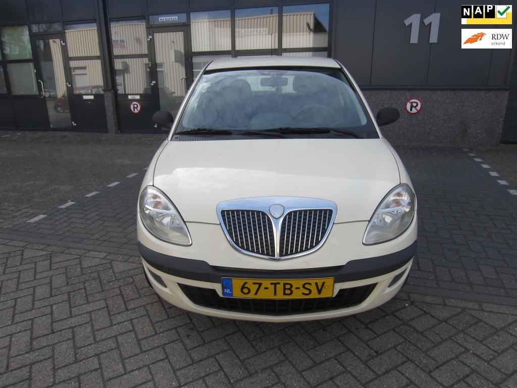 Lancia Ypsilon 1.2 2006 Airco NAP! APK!, Auto's, Lancia, Voorwielaandrijving, Gebruikt, Wit, Origineel Nederlands