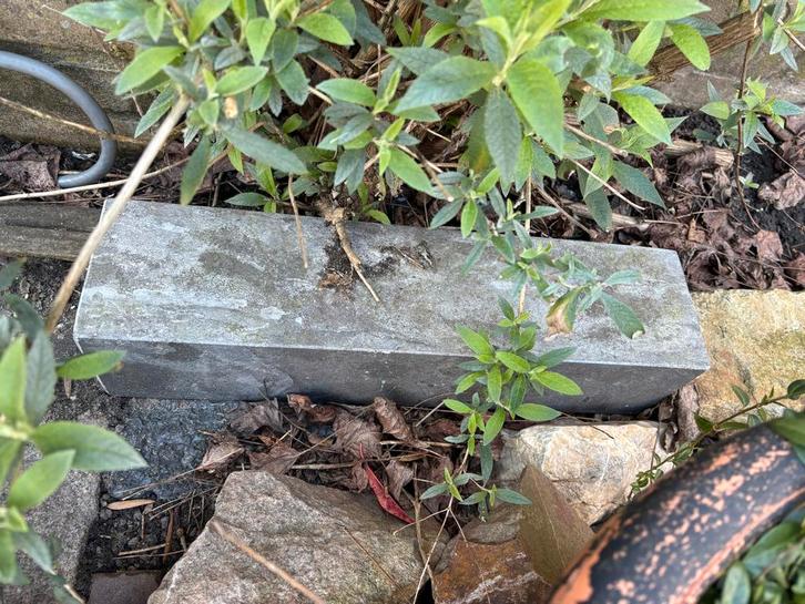 Natuursteen bandjes, stapelblok., Tuin en Terras, Grind, Keien en Split, Gebruikt, Overige typen, Grijs, Overige materialen, Verzenden