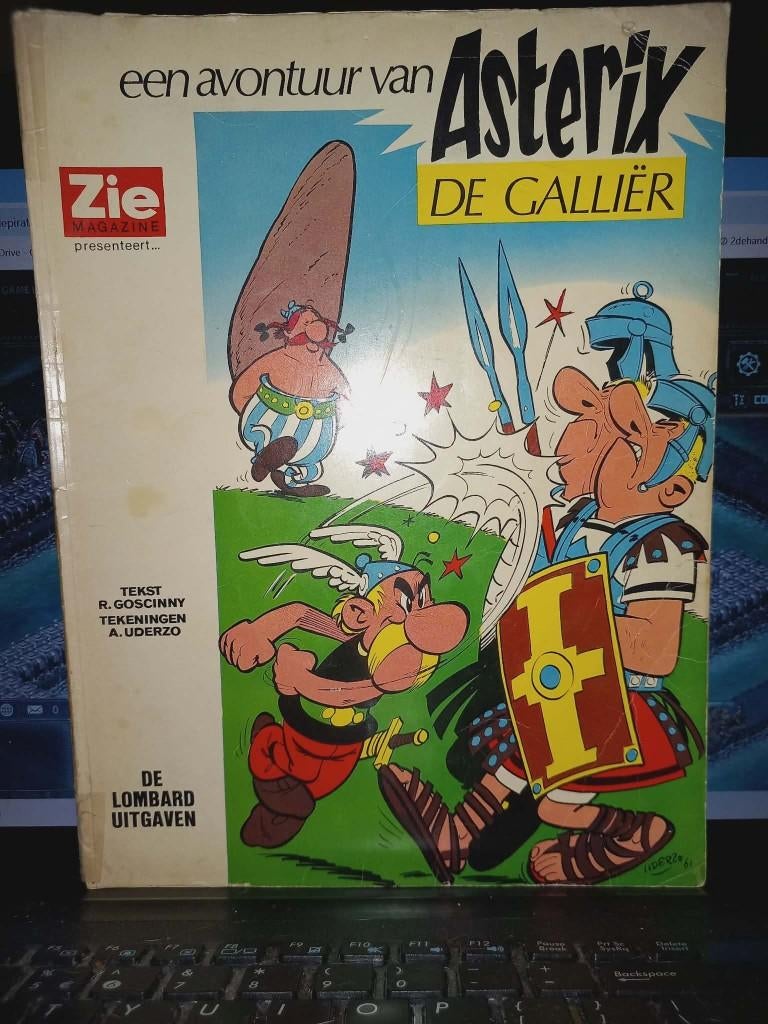 19x asterix 20 euro weg is weg, Eén stripboek, Ophalen of Verzenden, Gelezen