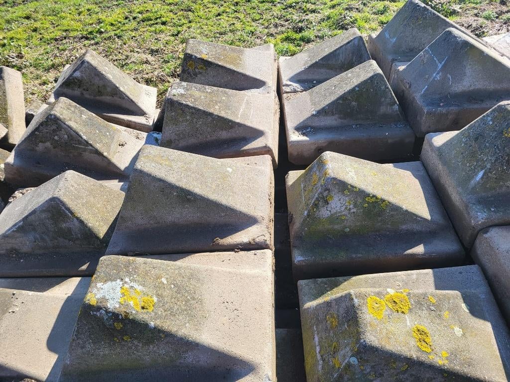 76 stuks gebruikte schampblokken / schrikblok, Tuin en Terras, Bielzen en Borders, Ophalen, Gebruikt, 25 tot 50 cm, Blok