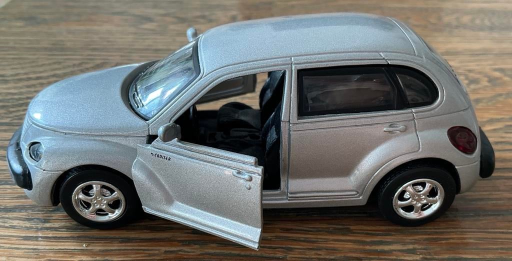 CHRYSLER DAIMLER PT CRUISER auto is 14 cm lang, Ophalen, Zo goed als nieuw, Auto