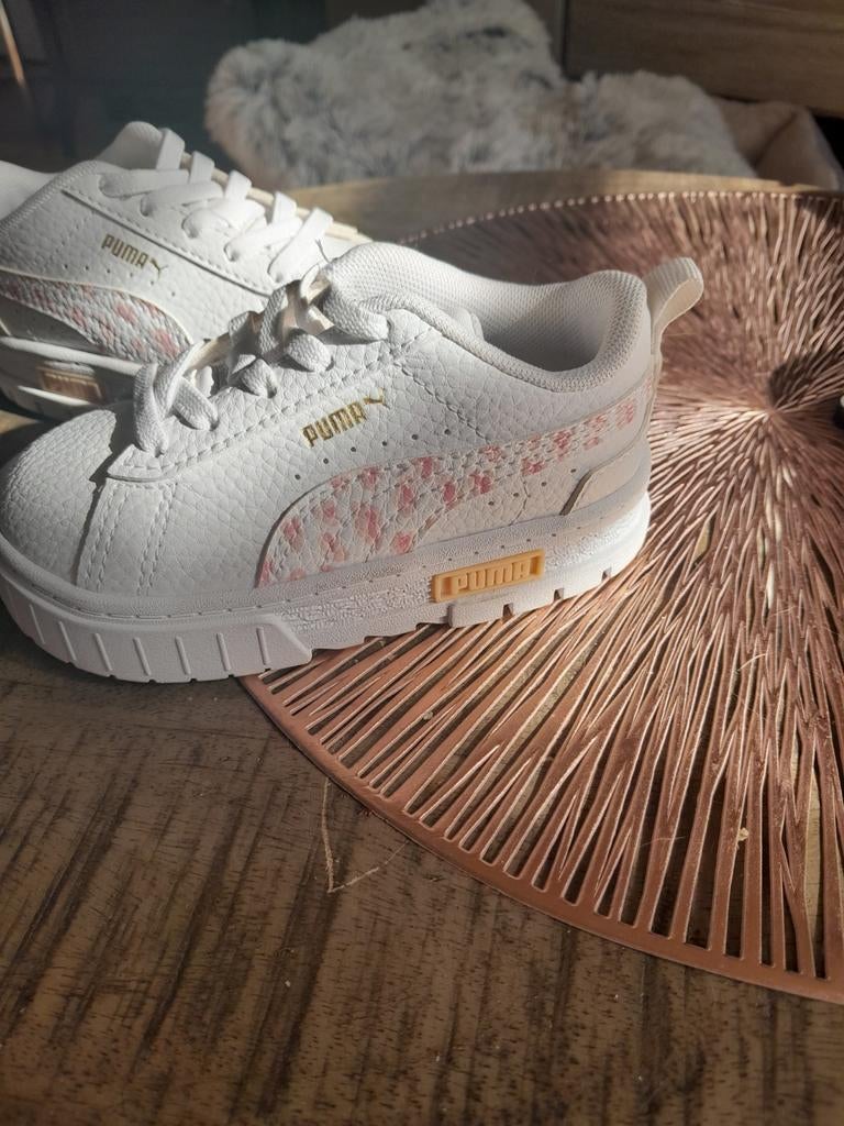 Puma sneakers voor meisjes - wit met roze details, Kinderen en Baby's, Babykleding | Schoentjes en Sokjes, Schoentjes, Meisje