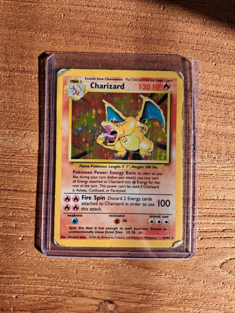 Charizard 4/102 HOLO | Pokemon Base Set |, Ophalen of Verzenden, Zo goed als nieuw