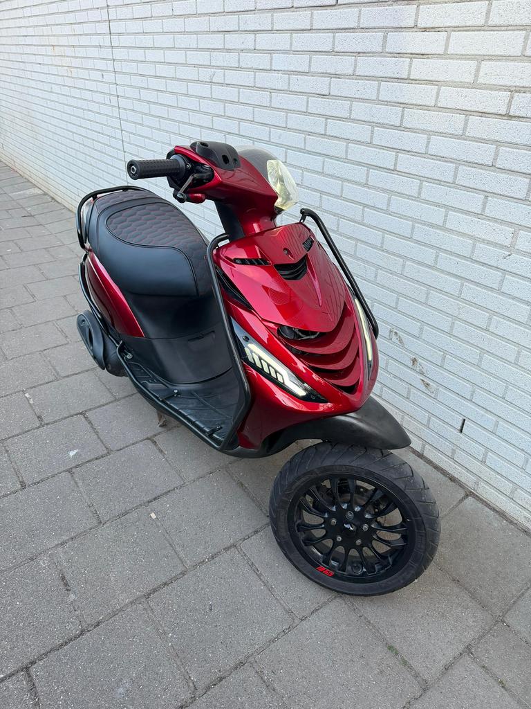 Piaggio Zip 4t 50cc met veel opties, Ophalen, Zo goed als nieuw, Benzine, Zip