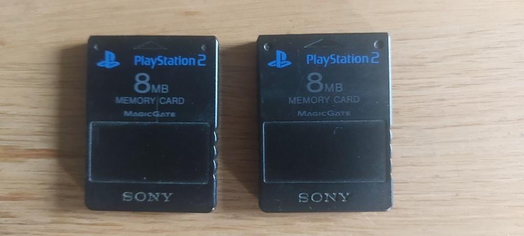 2x PlayStation 2 8MB Memory Card, Ophalen of Verzenden, Zo goed als nieuw, Geheugenkaart, PlayStation 2