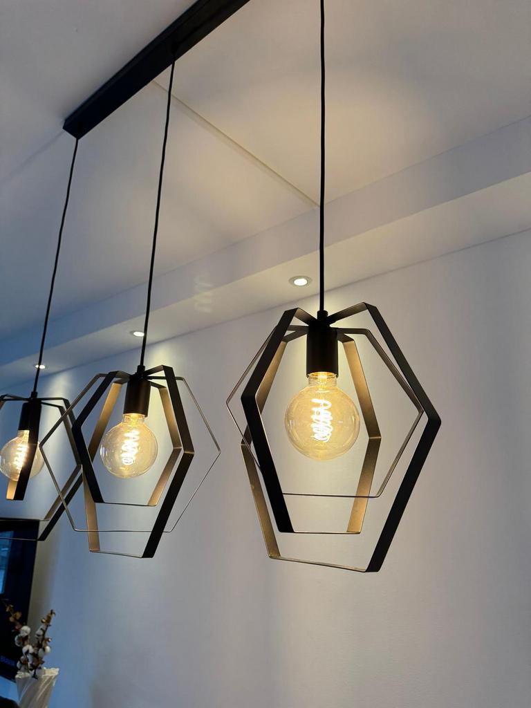 Moderne design hanglamp met 3 lampen – zwart metaal, Huis en Inrichting, Lampen | Plafondlampen, Ophalen, Zo goed als nieuw, Metaal