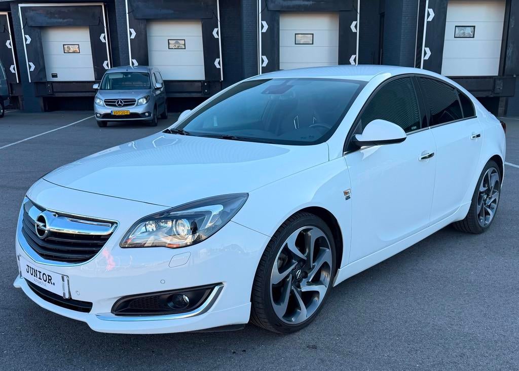 Opel Insignia 1.6 T Innovation OPC/KUIPSTOELEN/VOLONDERHOUD/, Gebruikt, 4 cilinders, Wit, Bedrijf