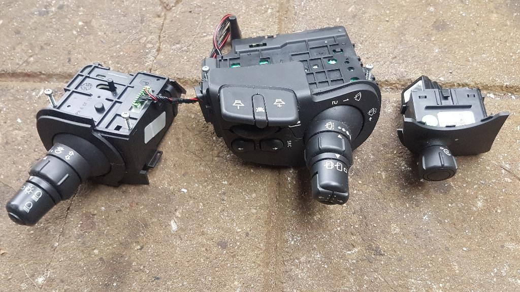 stuurbediening relnault grand senic, Auto-onderdelen, Ophalen of Verzenden, Gebruikt, Renault