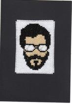 kaart met geborduurde El Profesor (Casa de Papel) (689), Hobby en Vrije tijd, Kaarten | Zelfgemaakt, Ophalen of Verzenden, Nieuw