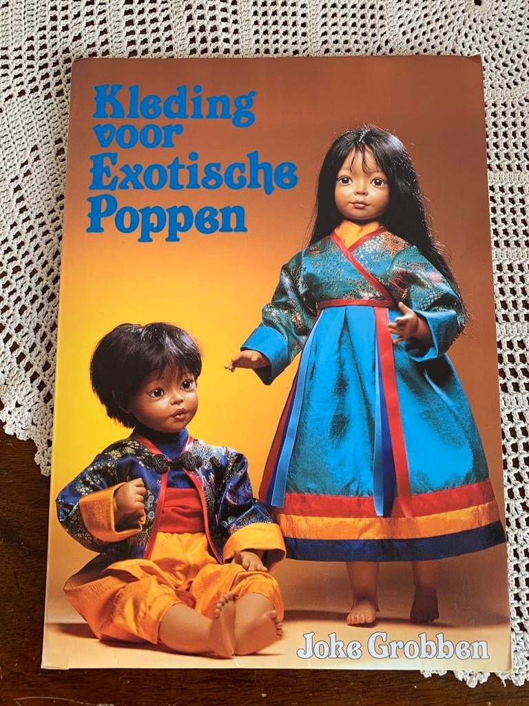 Joke Grobben Kleding voor Exotische poppen, Hobby en Vrije tijd, Kledingpatronen, Ophalen of Verzenden, Zo goed als nieuw, Kind