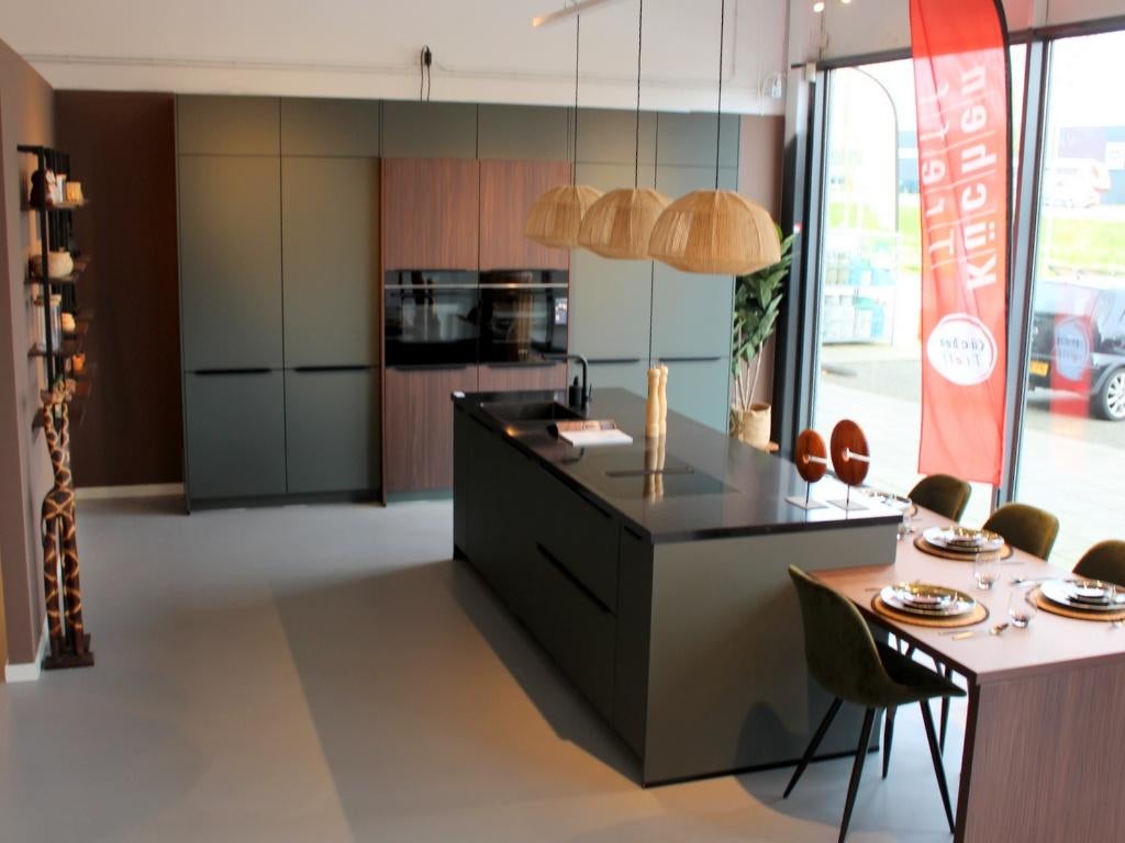 PU23 Moderne high-end keuken met eiland en zitgedeelte, Huis en Inrichting, Keuken | Complete keukens, Ophalen, Nobilia-Werke J. Stickling GmbH & Co. KG