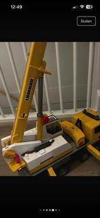 Bruder Scania met Leibherr Hijskraan - Speelgoed Vrachtwagen, Kinderen en Baby's, Speelgoed | Overig, Ophalen of Verzenden, Gebruikt