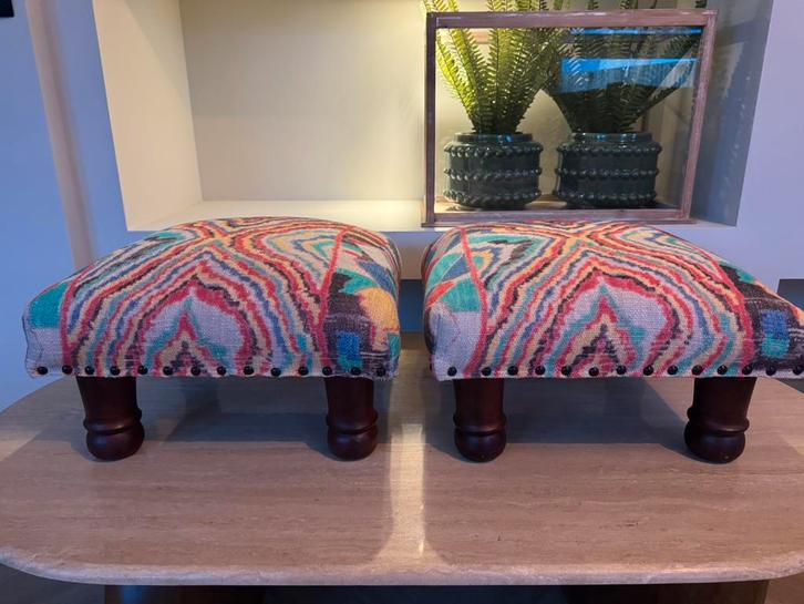 Poef bankje hocker kruk roze, Huis en Inrichting, Banken | Voetenbanken en Poefen, Zo goed als nieuw, Minder dan 50 cm, 50 tot 75 cm