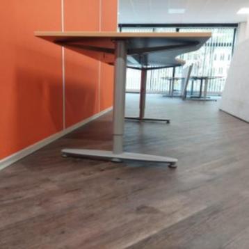 Kinnarps  bureau met slinger en kabelgoot 180x90xH62-82,24st - afbeelding 5