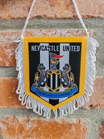 Newcastle United 1990s prachtige vintage vaan beschikbaar voor biedingen