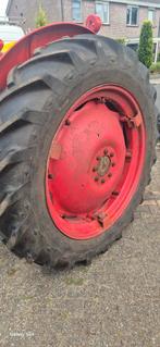Massey ferguson Wielen banden velgen 13.6 r38, Ophalen
