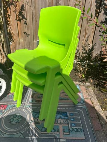 Kinder tuinstoelen beschikbaar voor biedingen