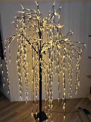 Unieke boomlamp staande lamp met lichtgevende blaadjes zgan beschikbaar voor biedingen