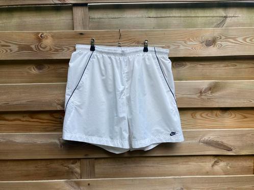NIKE korte broek / tennis broek wit maat XL ALS nieuw, Kleding | Heren, Sportkleding, Ophalen of Verzenden
