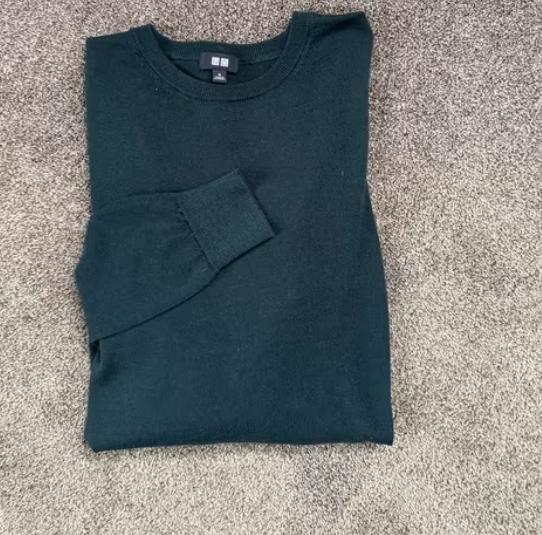 UNIQLO donkergroene wollen v hals trui medium BCBC, Kleding | Heren, Truien en Vesten, Zo goed als nieuw, Maat 48/50 (M), Groen