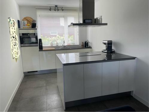 Volledige keuken - hoogglans wit 2018, Huis en Inrichting, Keuken | Complete keukens, Gebruikt, Overige typen, Wit, Composiet