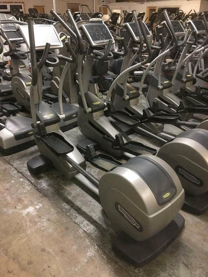 ZGAN Technogym excite plus led series crosstrainer Technogym, Sport en Fitness, Fitnessmaterialen, Zo goed als nieuw, Overige typen