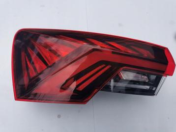 SKODA OCTAVIA IV SEDAN ACHTERLICHT LINKS beschikbaar voor biedingen