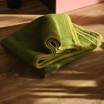 Groene jaren 70 deken (Aabe)(dralon) beschikbaar voor biedingen