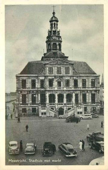 (300-173-021) Maastricht Stadhuis met Markt beschikbaar voor biedingen