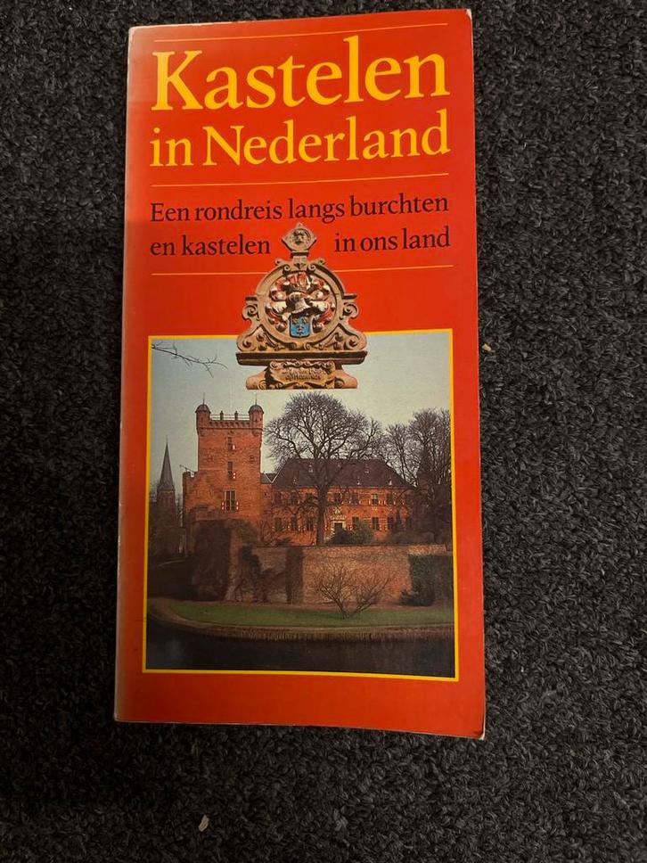 Kastelen in Nederland - Reisgids, Boeken, Geschiedenis | Stad en Regio, Gelezen, 20e eeuw of later, Ophalen of Verzenden