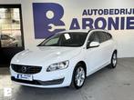 Volvo V60 2.4 D6 Twin Engine Momentum, Wit, Vierwielaandrijving, 1880 kg, LED verlichting