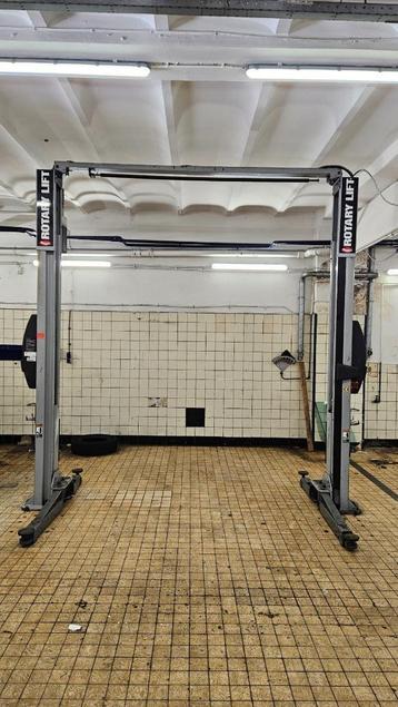 2 koloms hefbrug autobrug Rotary SPO40E 4000Kg 2009 beschikbaar voor biedingen