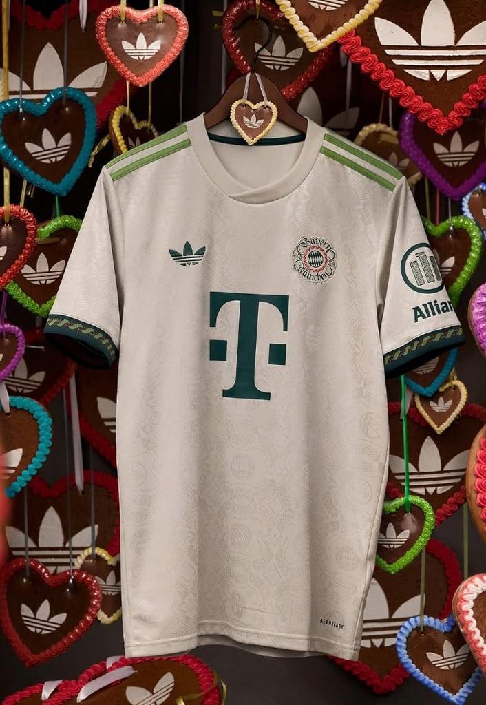 Bayern Munchen 2025/2026 oktoberfest shirt, Verzamelen, Sportartikelen en Voetbal, Zo goed als nieuw, Shirt, Buitenlandse clubs
