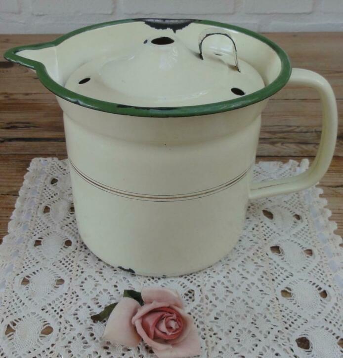 Doorleefde emaille melkkoker creme/groen/ gouden biesjes, Antiek en Kunst, Curiosa en Brocante, Ophalen of Verzenden
